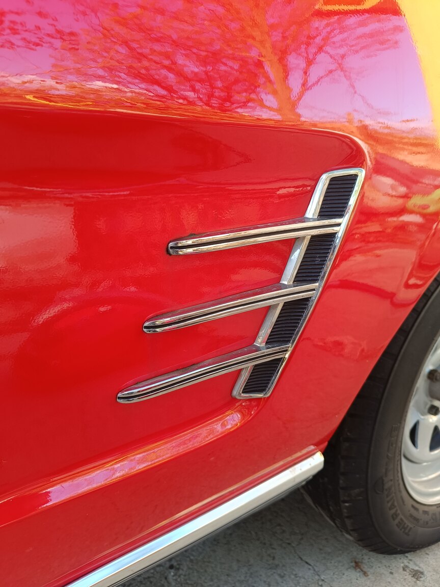 Exterior image of 1966 Ford Mustang Hardtop 3.3 