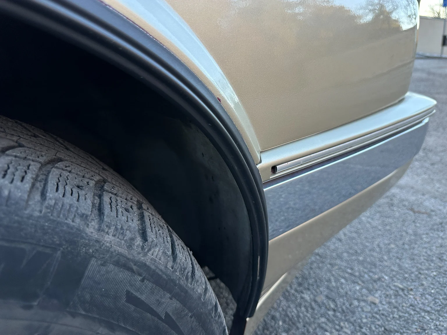 Exterior image of 1989 Cadillac Seville (58)