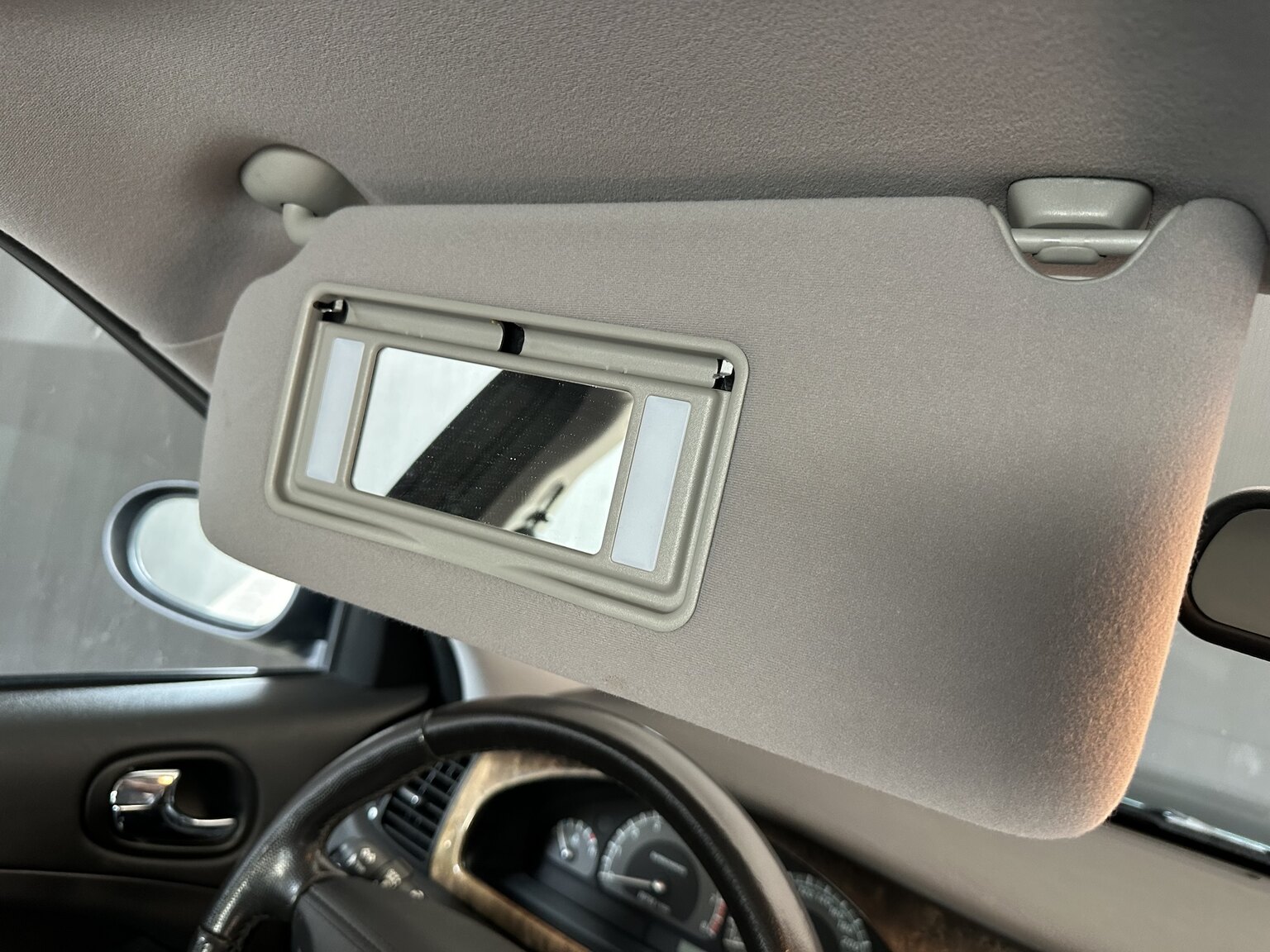 Interior image of 2003 Jaguar S-Type R