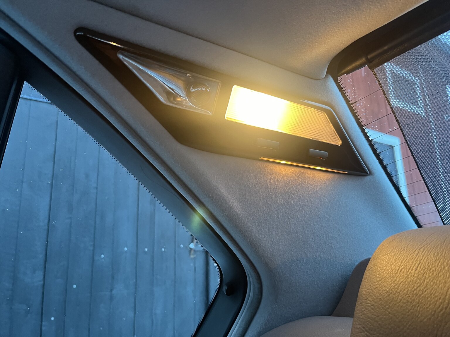 Interior image of 1996 BMW 750IA (11)