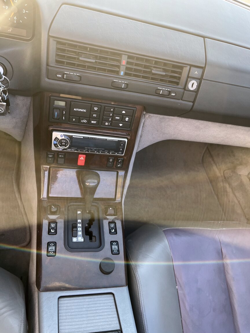 Innenraumfoto von 1992 Mercedes-Benz SL 500