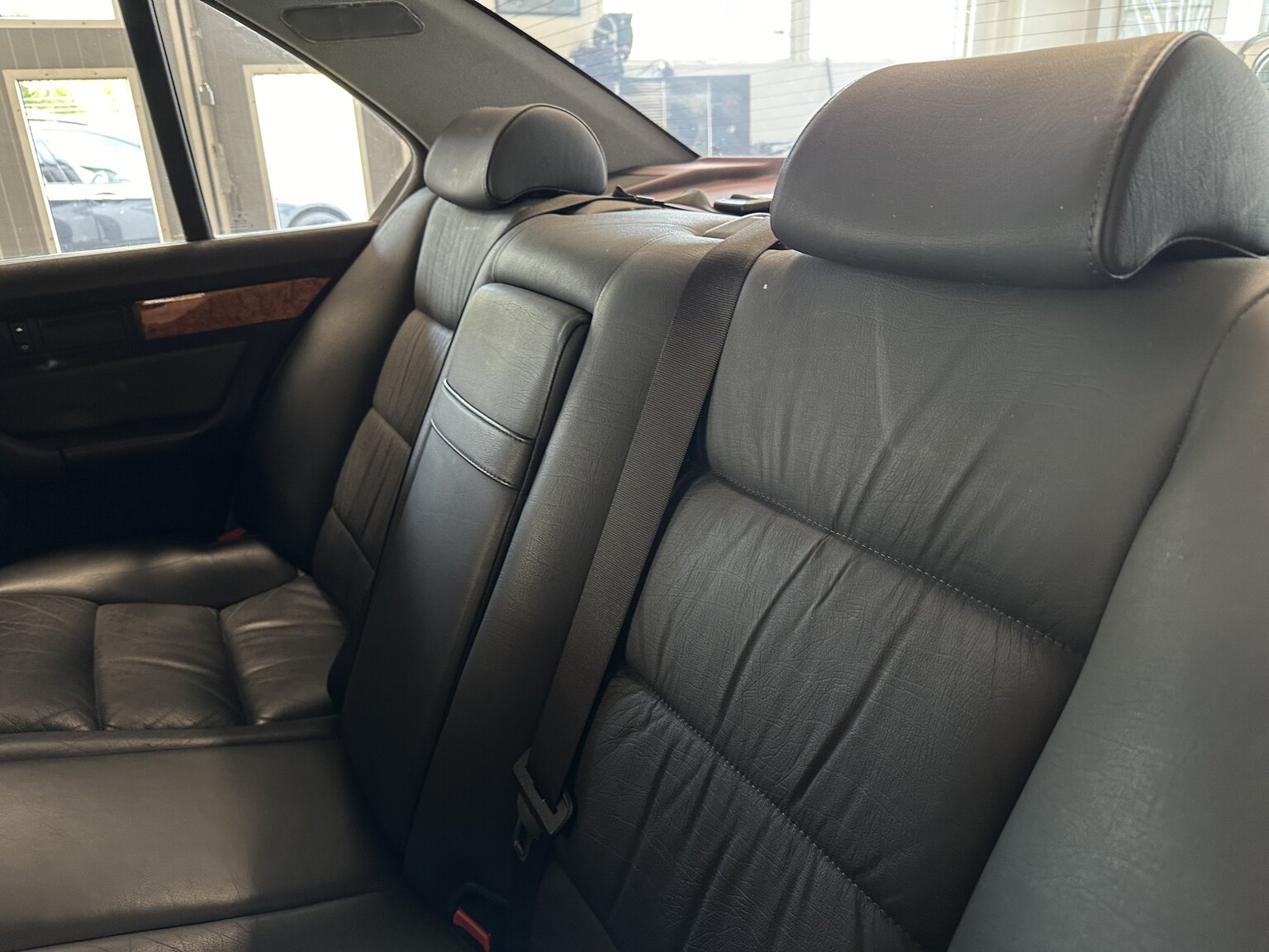Interior image of 1991 ALPINA BMW ALPINA B10 BI-TURBO