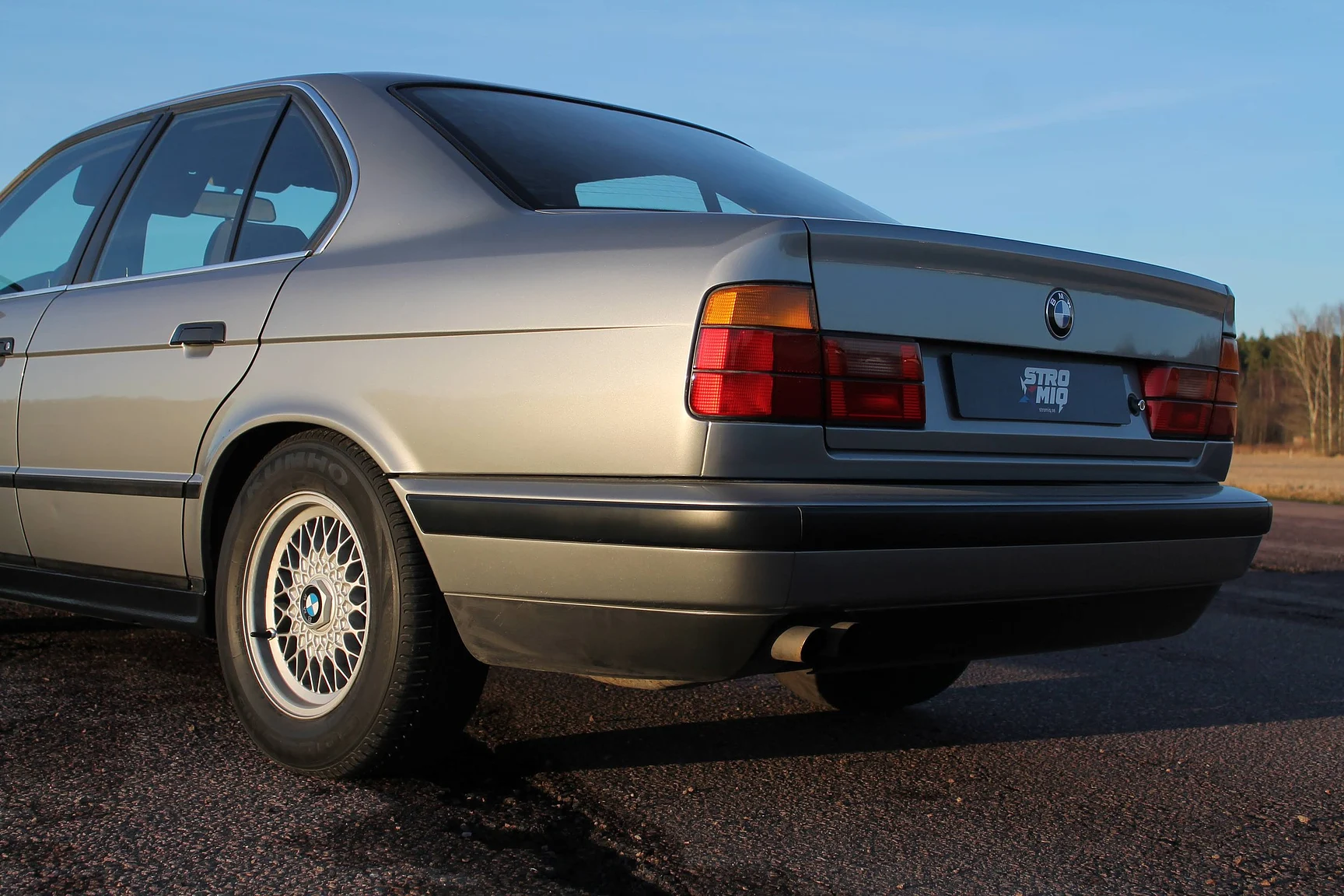Exterior image of 1988 BMW 535i - NO RESERVE (48)