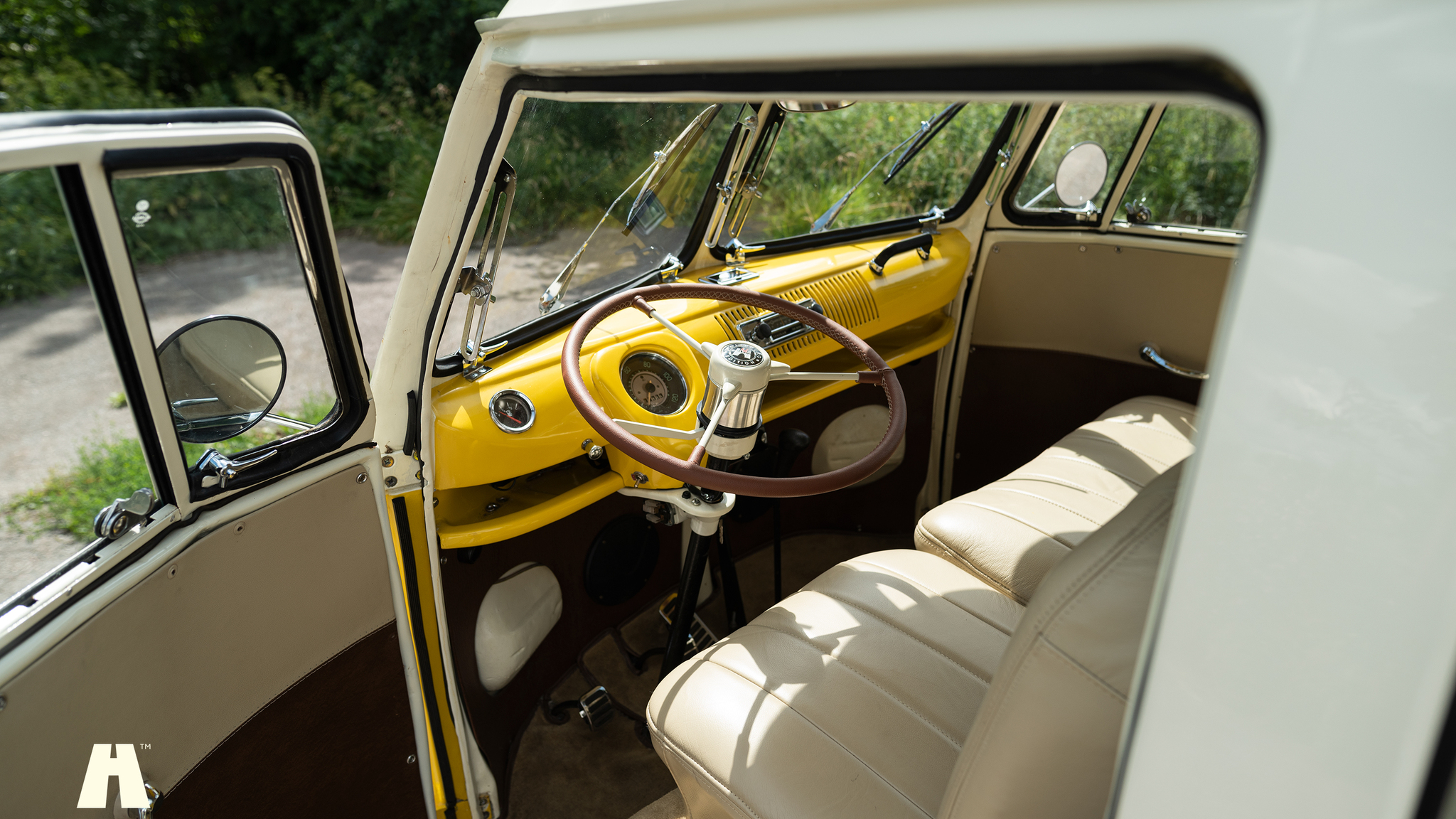Interiörbild 1974 Volkswagen T1 Split Window  