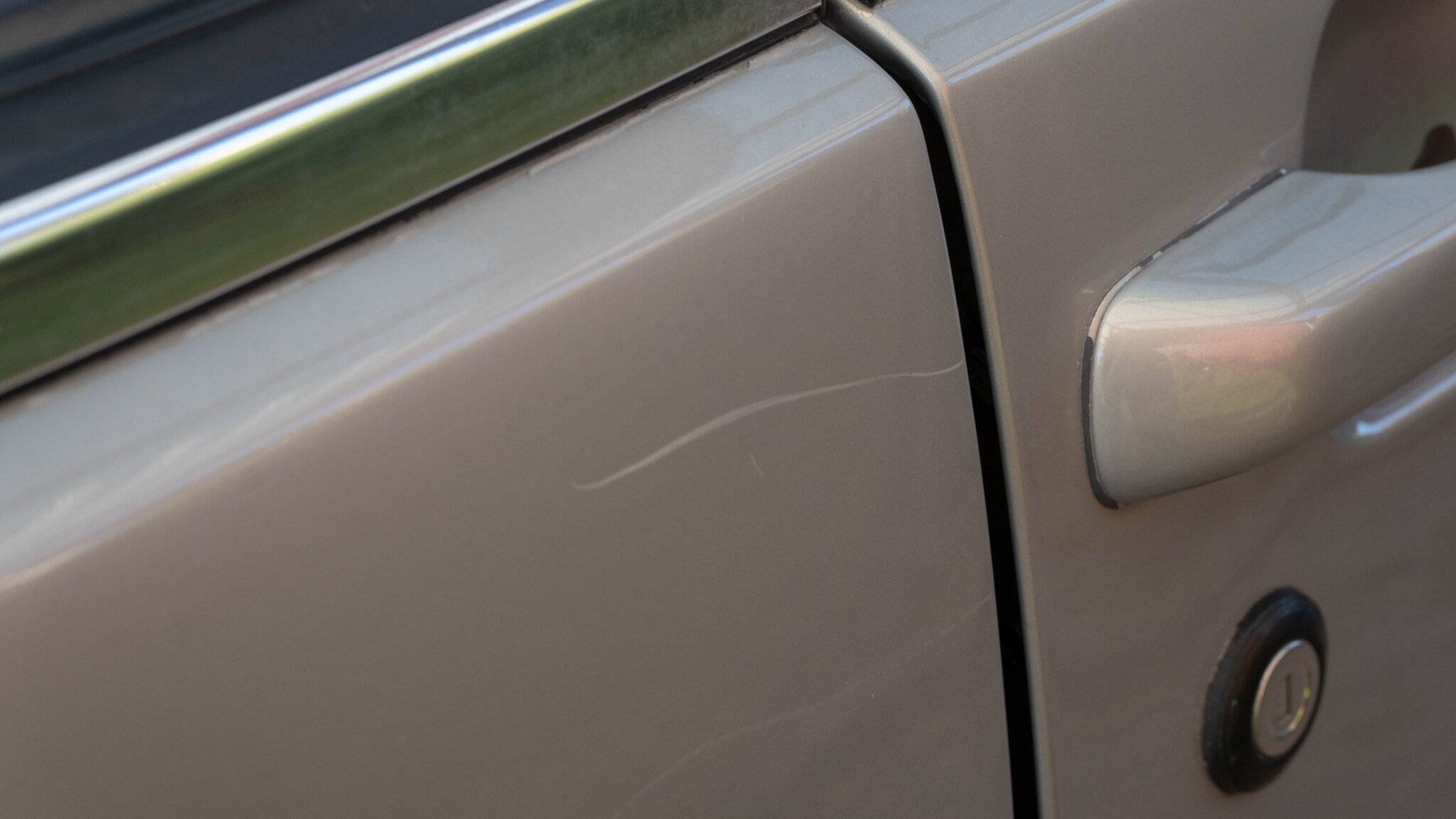 Exterior image of 1996 VOLVO 960 Executive