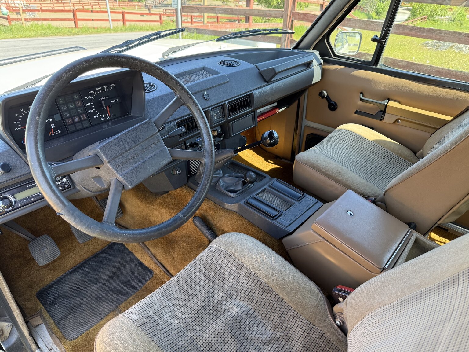 Interior image of 1985 Land Rover Range Rover 3.5 V8