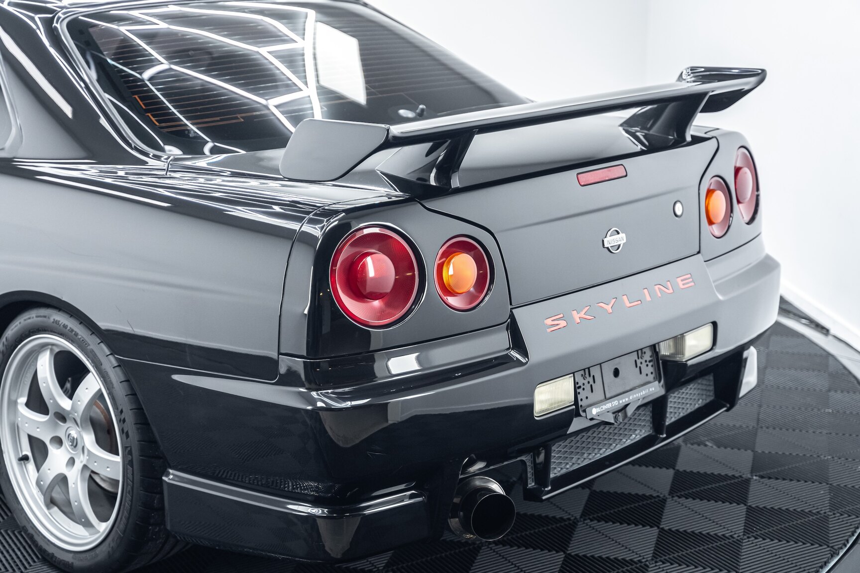 Exteriörbild på 2000 Nissan Skyline R34 GT-T Coupé