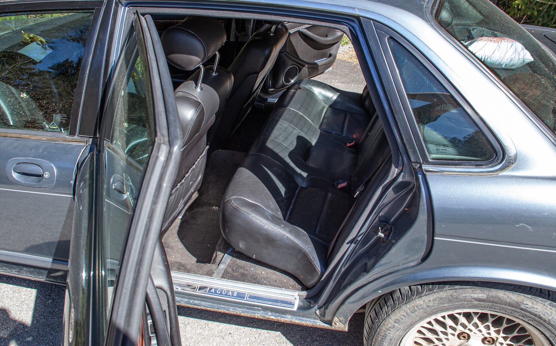 Interior image of 1997 Jaguar XJ6 3.2
