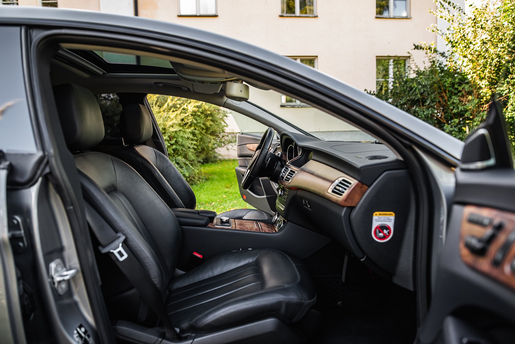 Interior image of 2011 Mercedes-Benz CLS 500