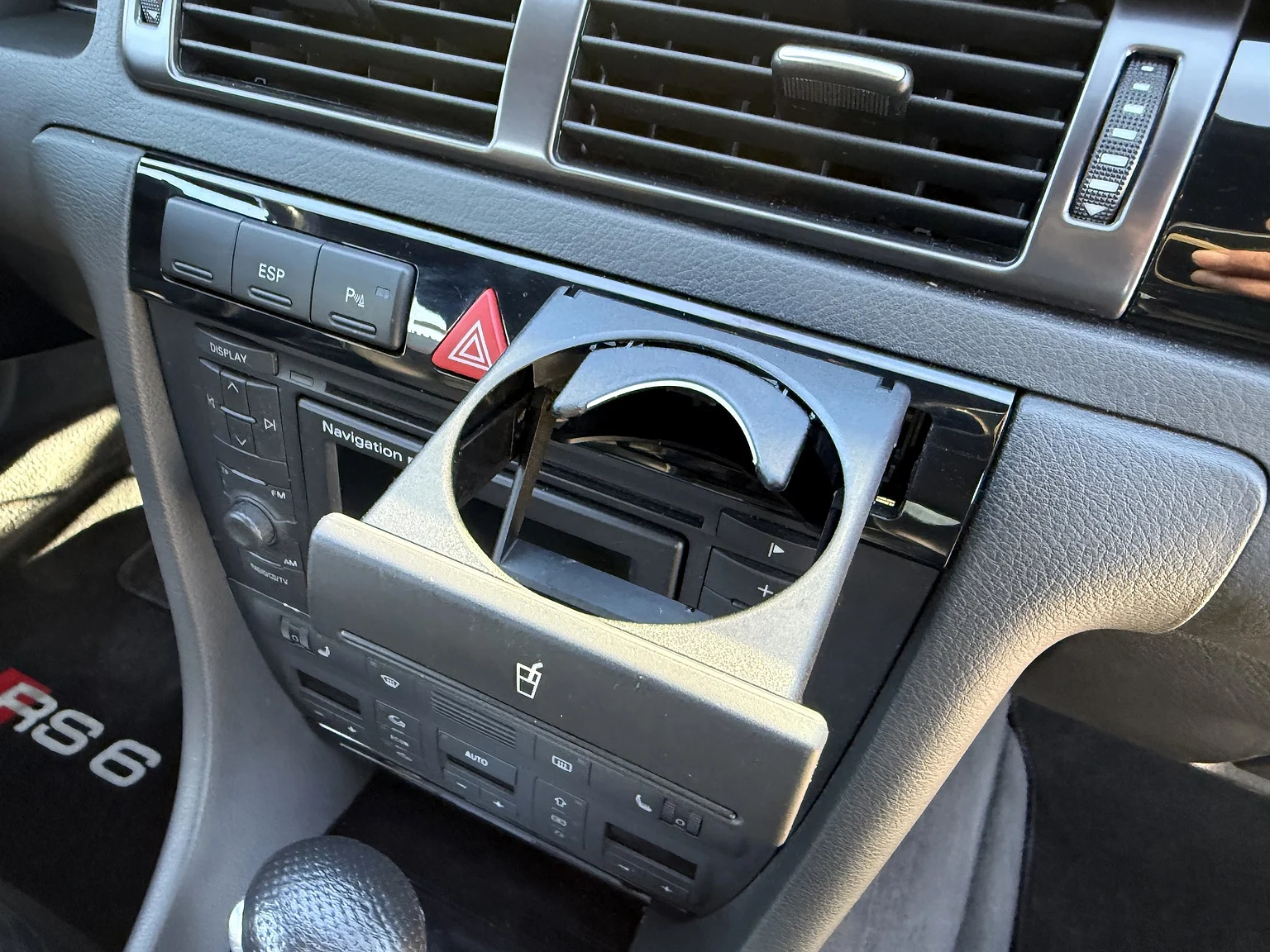 Interior image of 2002 Audi RS 6 Avant (49)