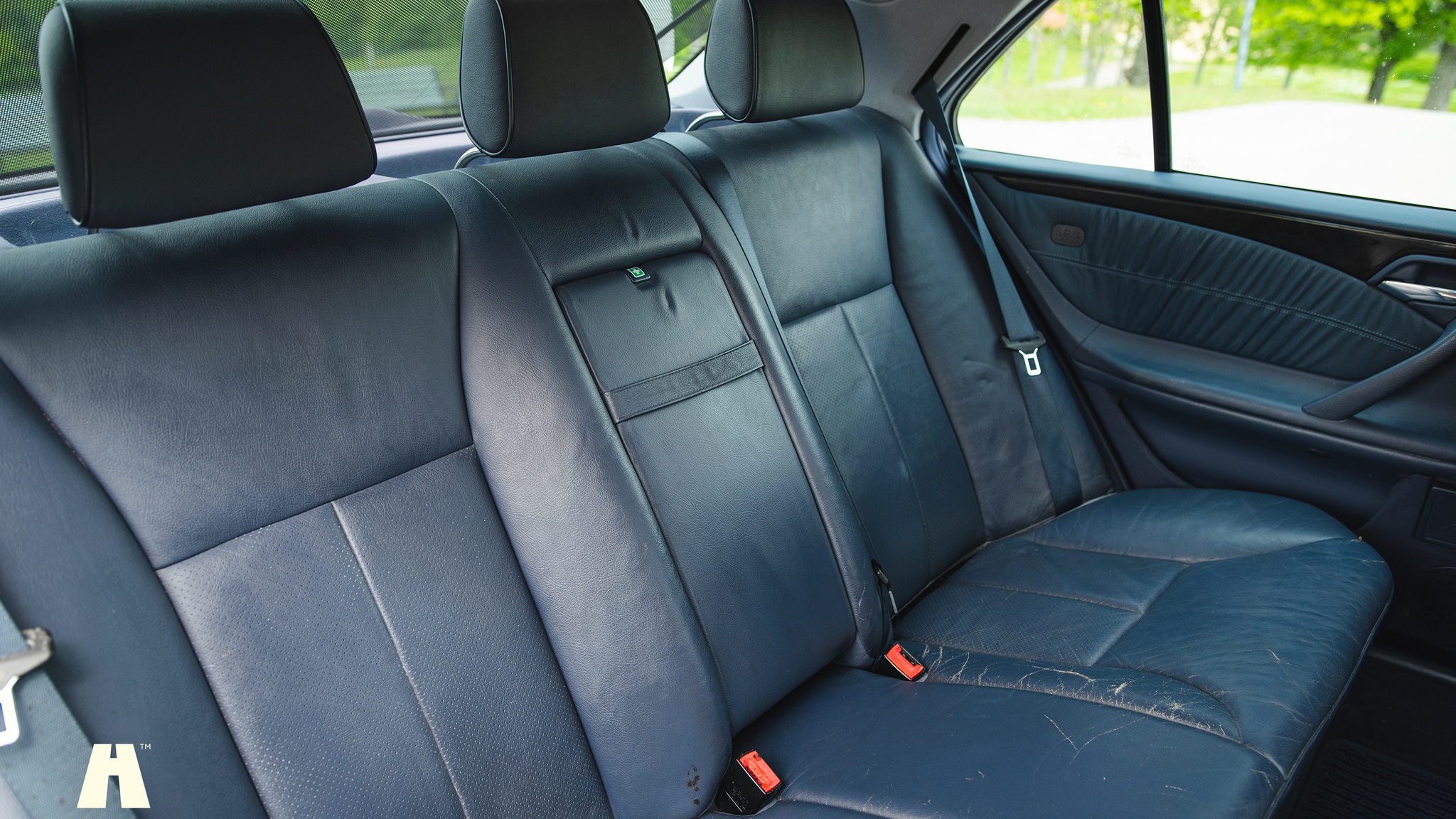 Innenraumfoto von 2000 Mercedes E430