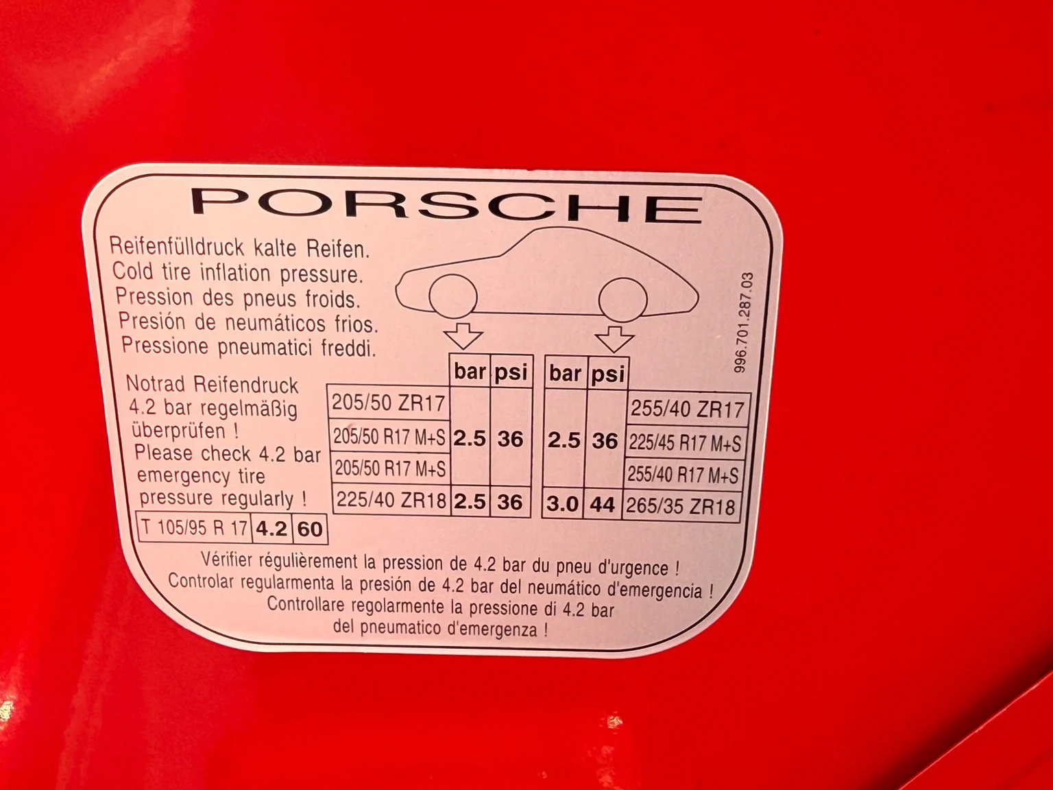 Innenraumfoto von 1998 Porsche 911 Carrera (74)