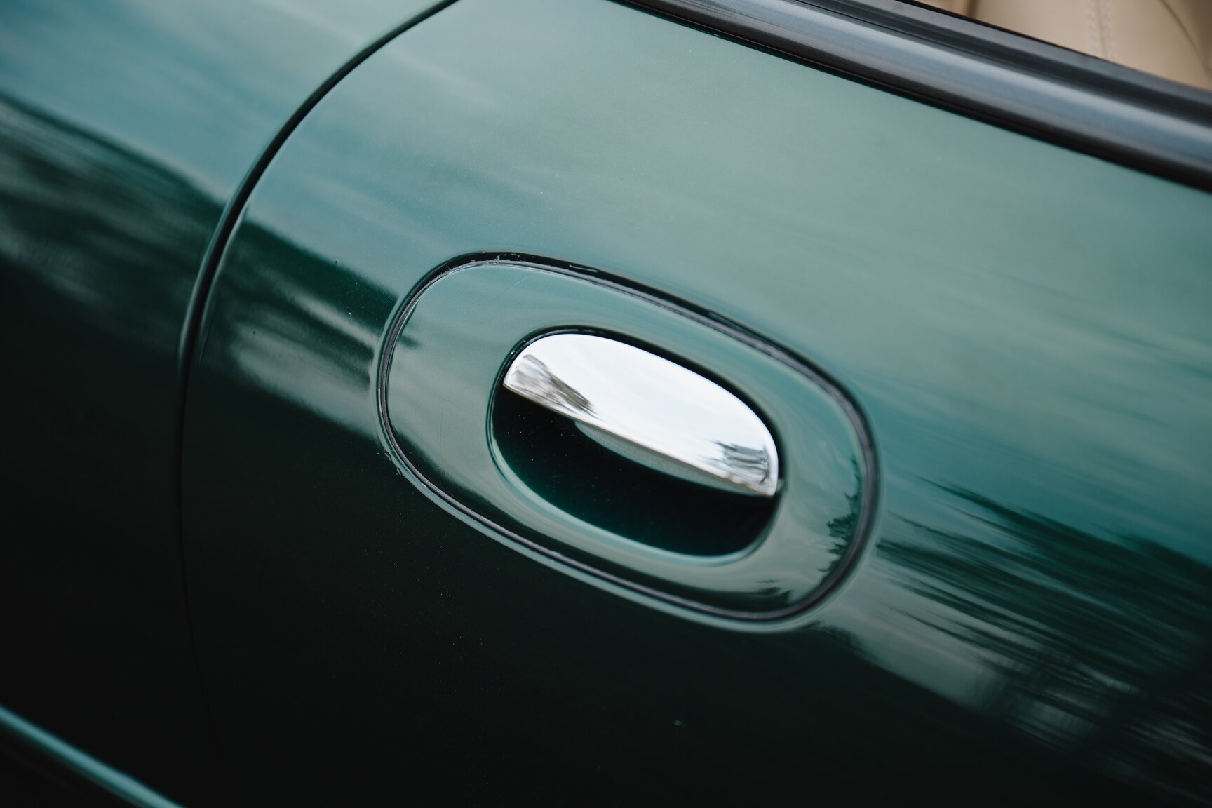 Exterior image of 2003 Jaguar XK8 Cabriolet