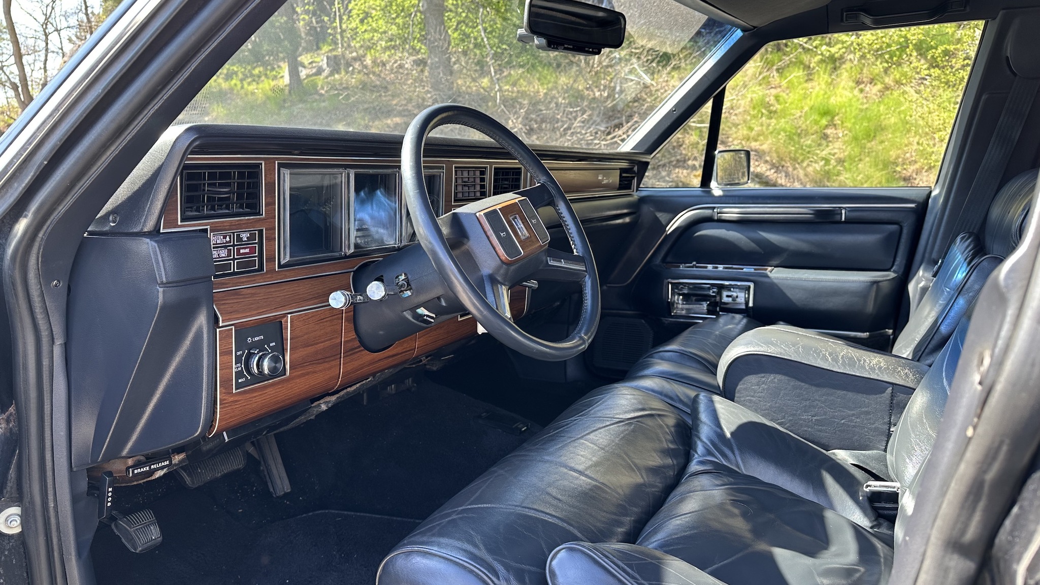 Innenraumfoto von 1988 Lincoln Town Car