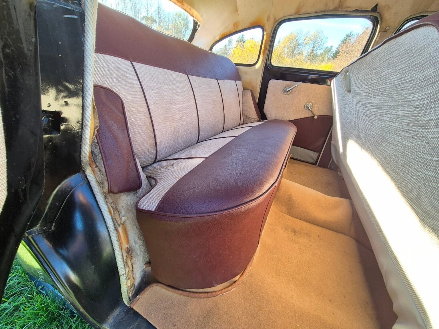 Innenraumfoto von 1954 Ford Vedette 3.9 V8