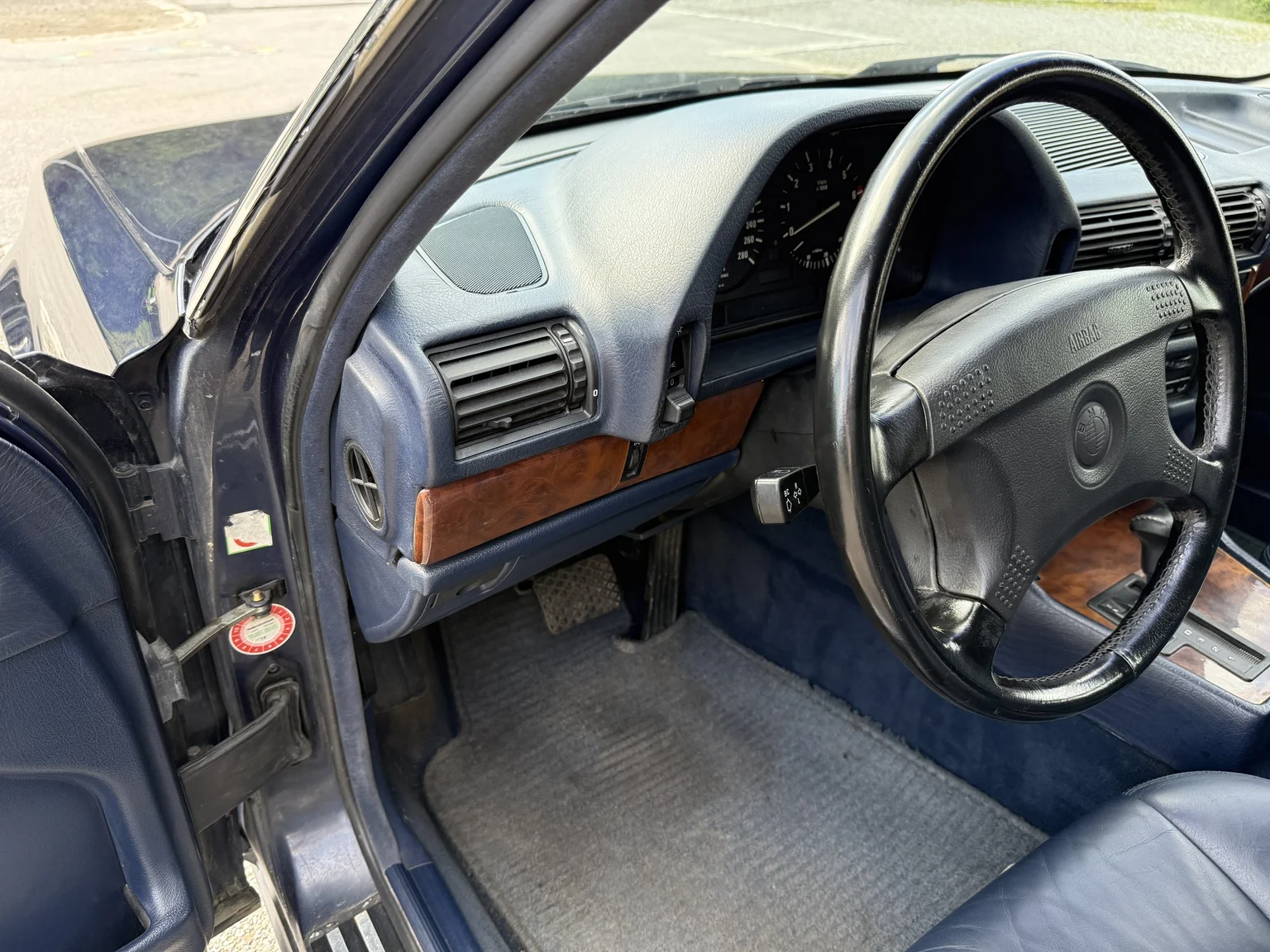 Innenraumfoto von 1990 BMW 750i (11)
