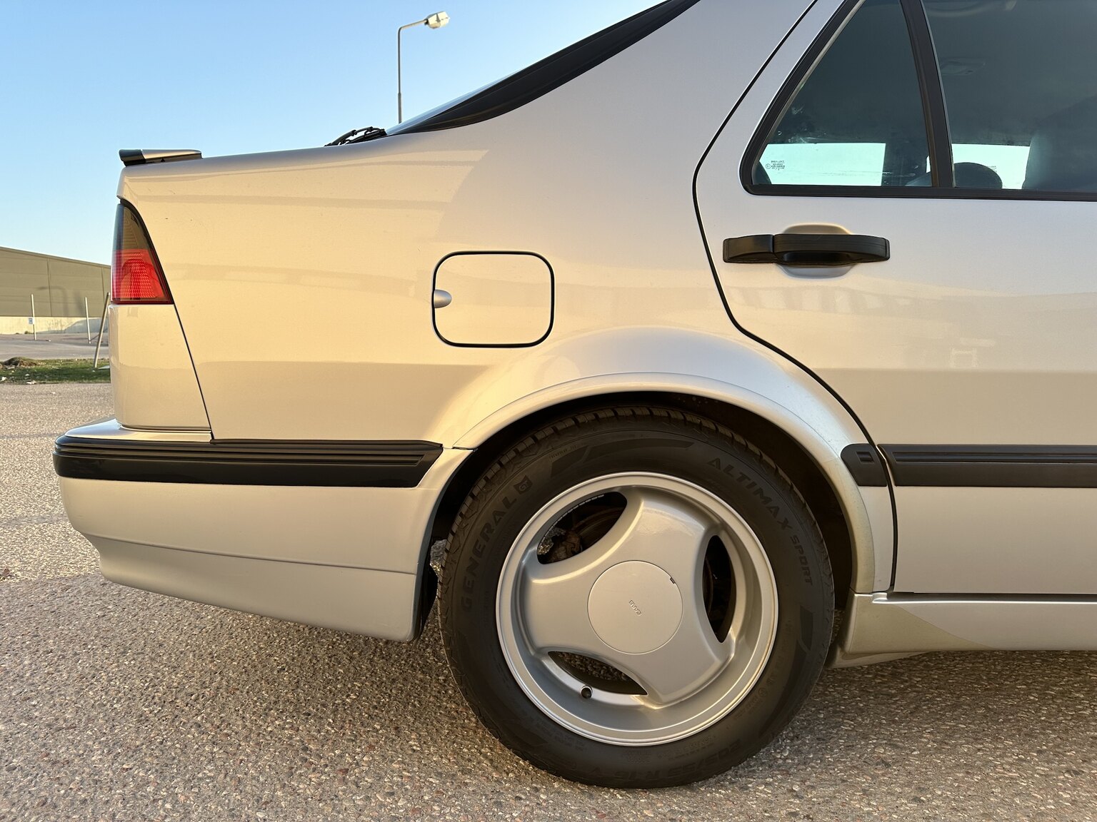 Exterior image of 1996 SAAB 9000 CS Aero 2.3T