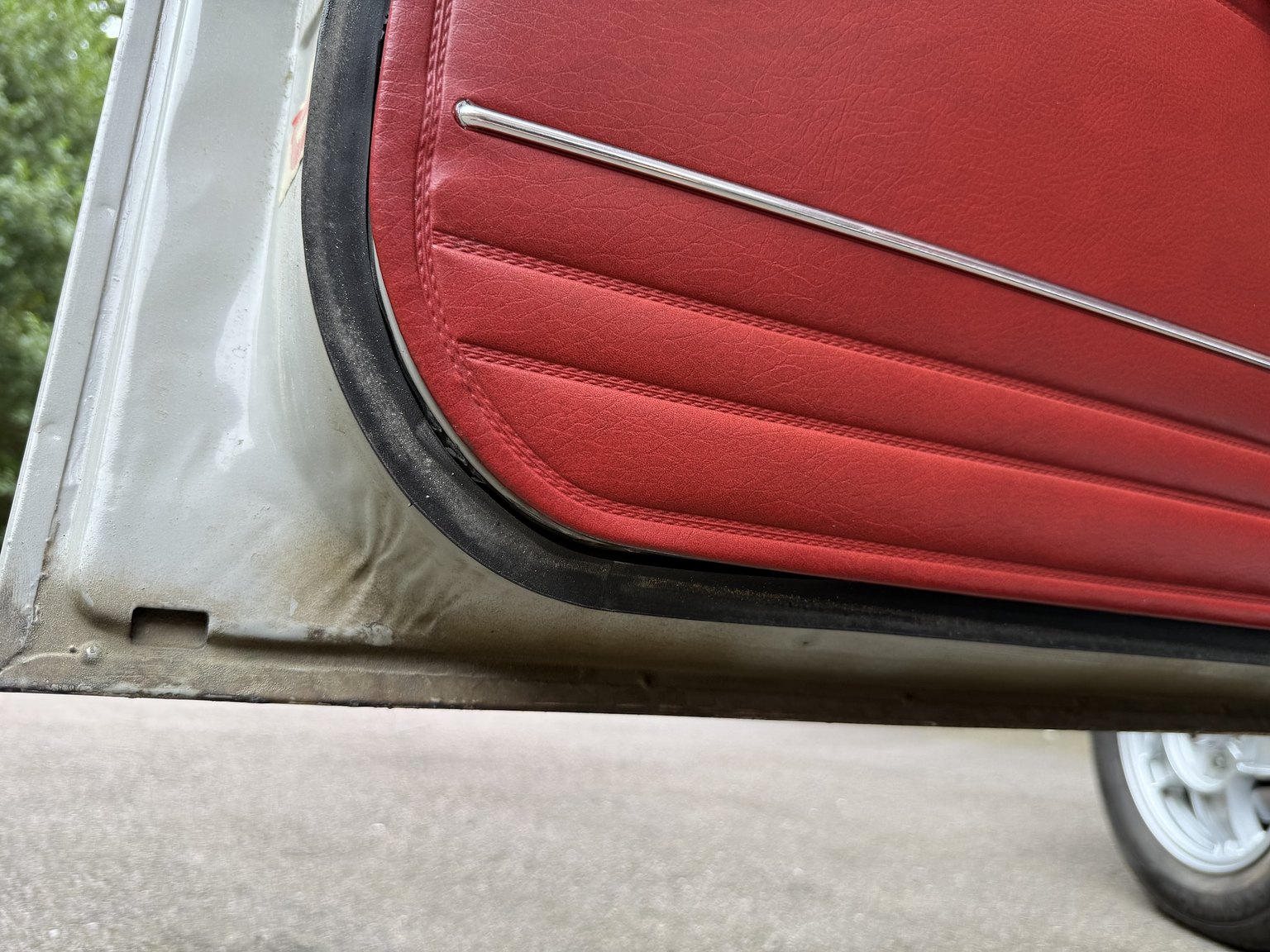 Interior image of 1970 Volvo 142 Automatic