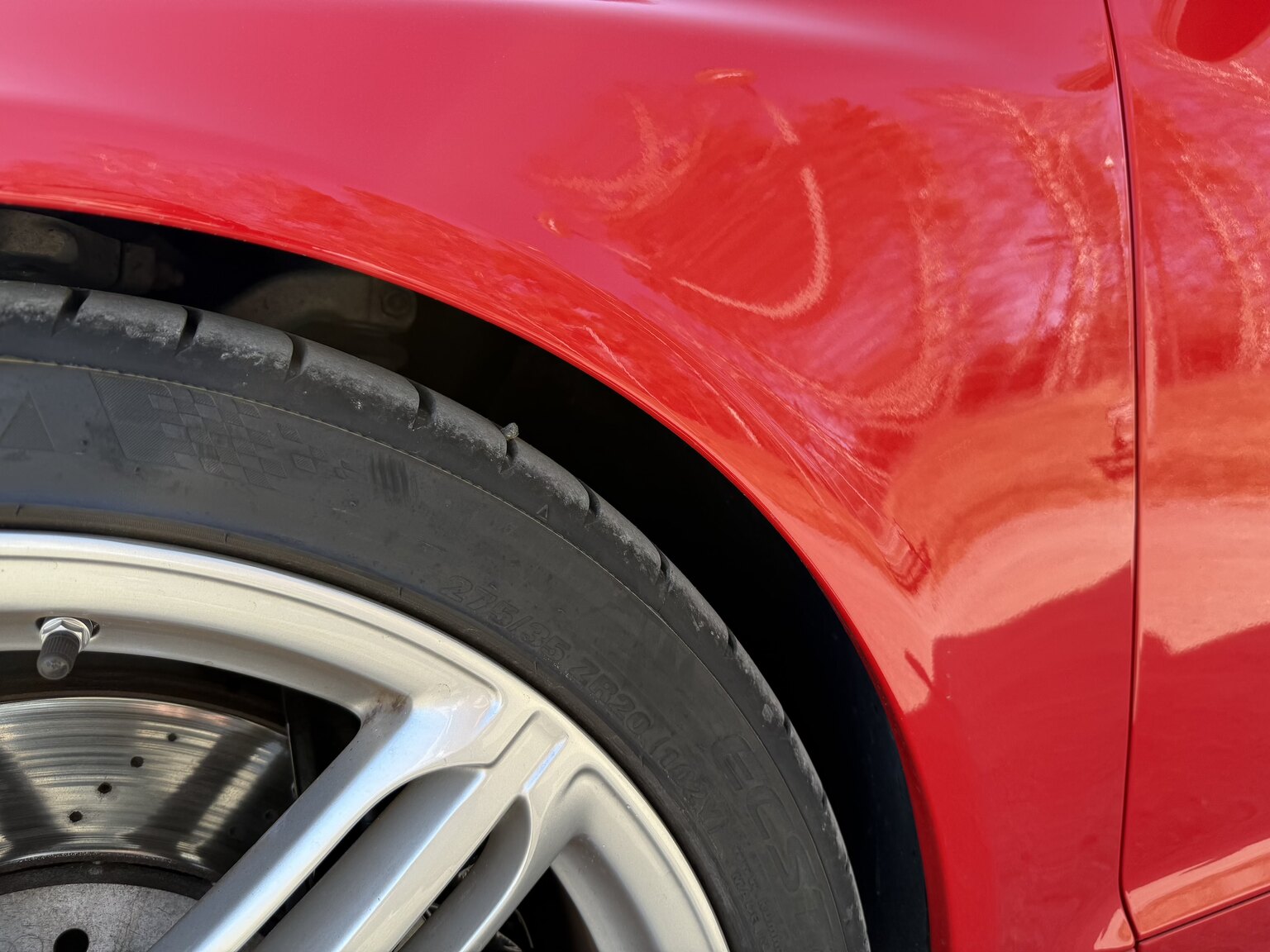 Exterior image of 2010 Audi RS6 Avant V10 Quattro