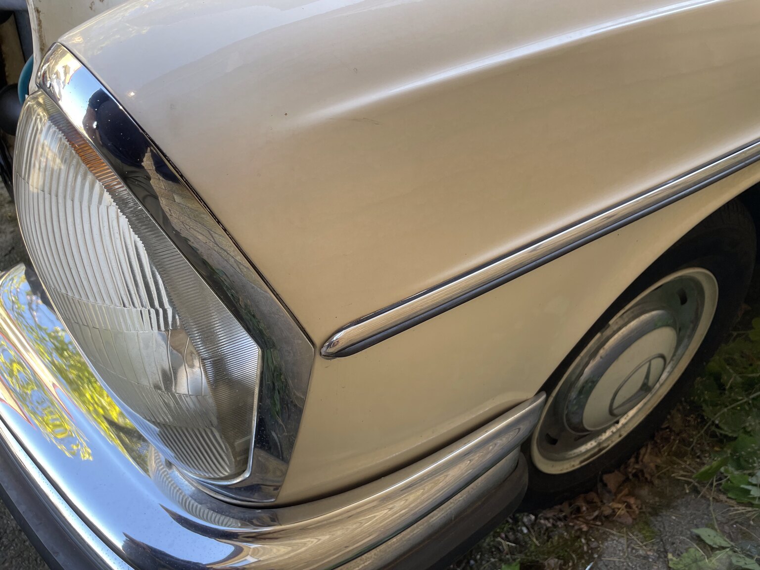 Exterior image of 1966 Mercedes-Benz 250s