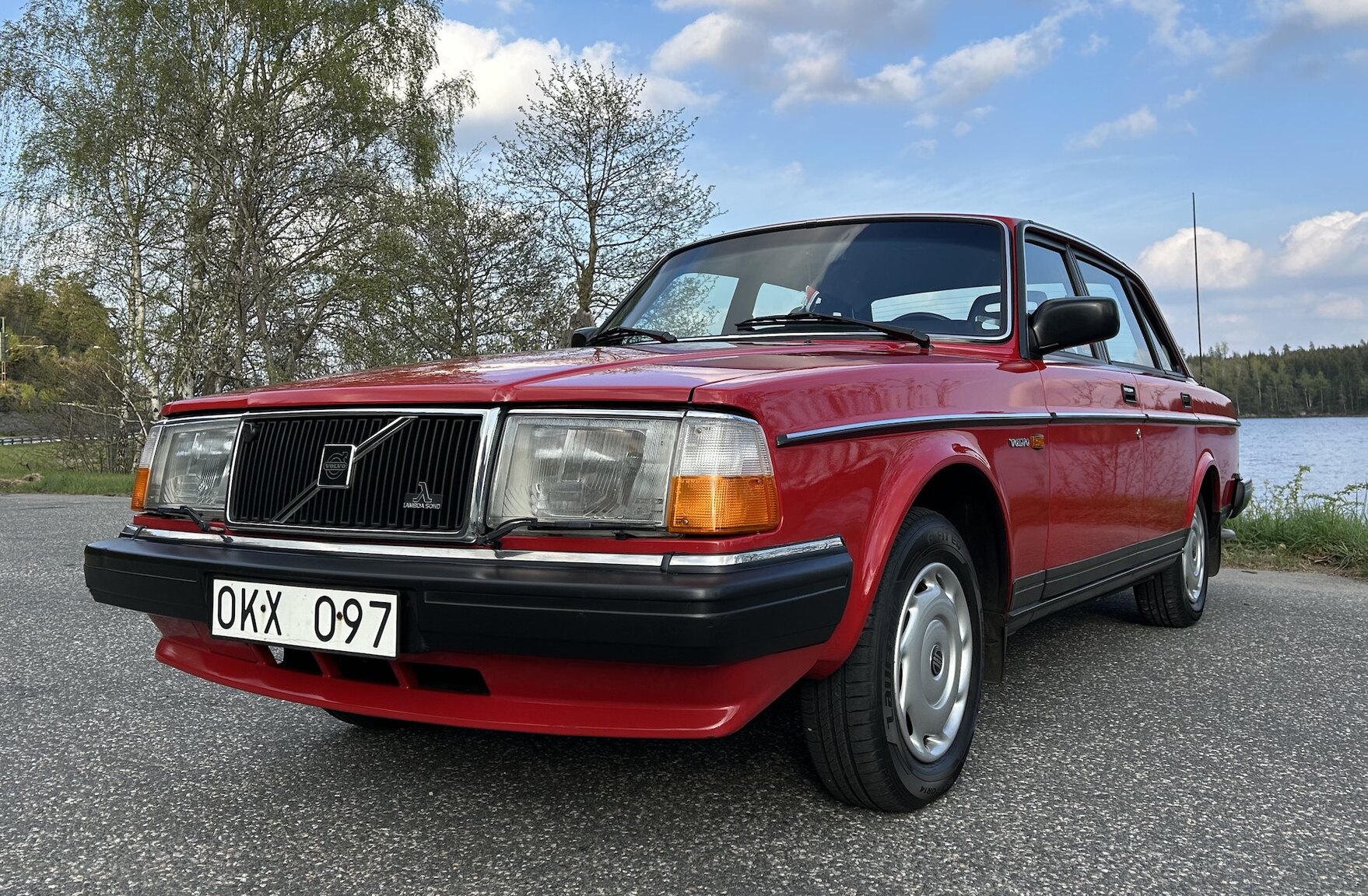 Exterior image of 1990 Volvo 240 GL