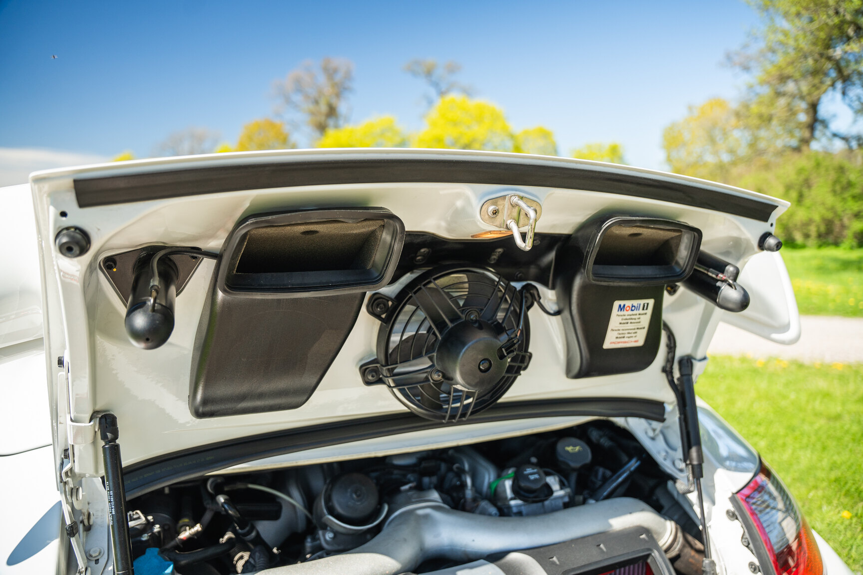 Image of 2008 Porsche 911 Turbo Cabriolet (5) mechanics