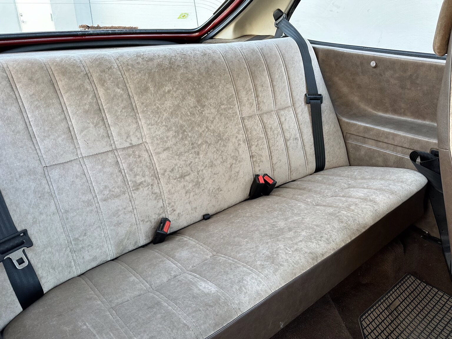 Interior image of 1984 Saab 900 GL