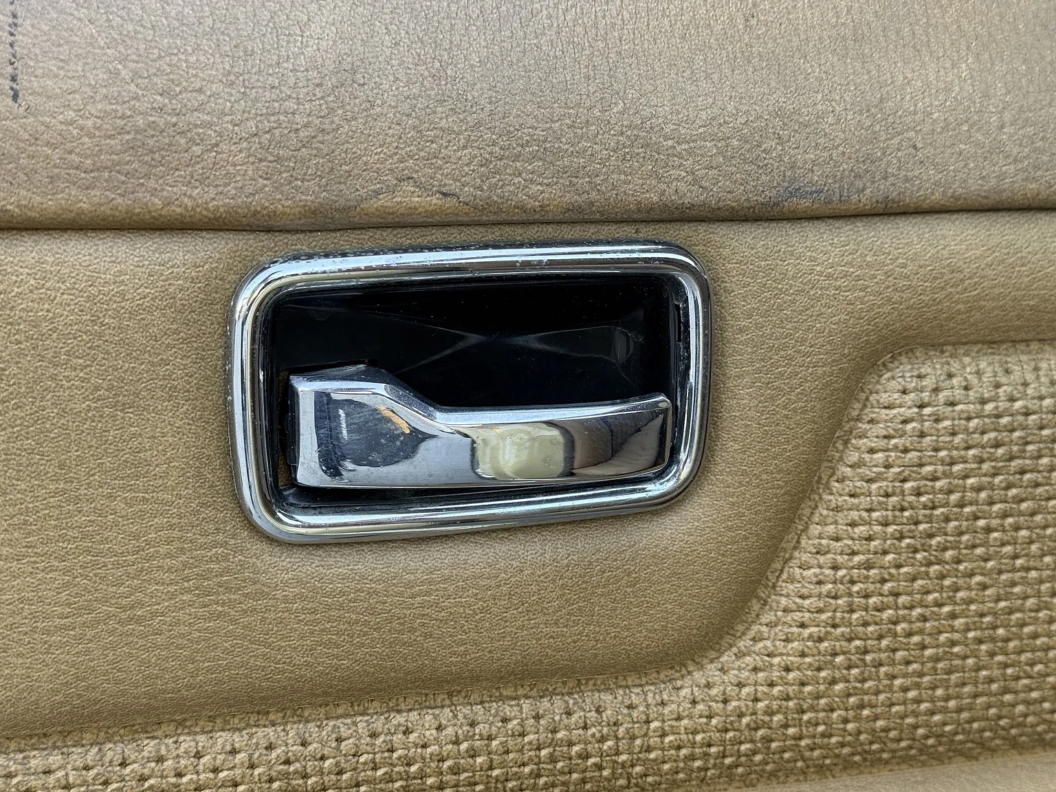 Innenraumfoto von 1974 Mercedes-Benz 230 Automatic (44)