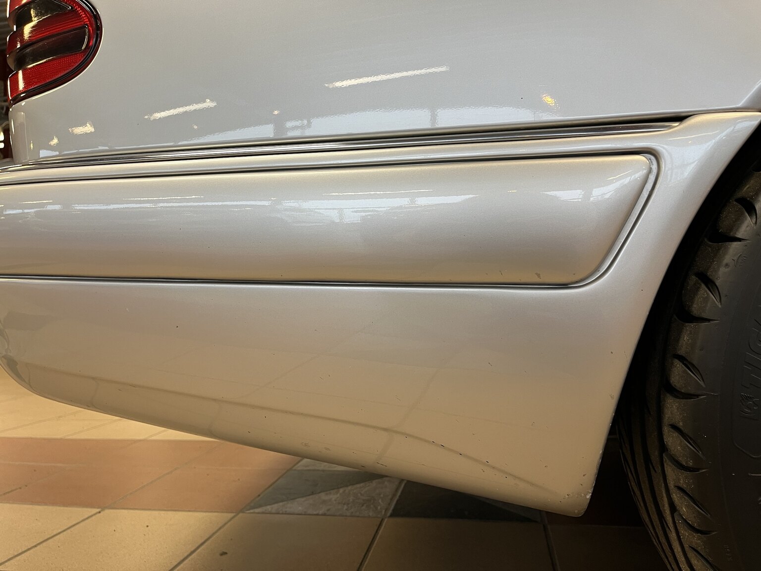 Exteriörbild på 1998 Mercedes-Benz E55 AMG