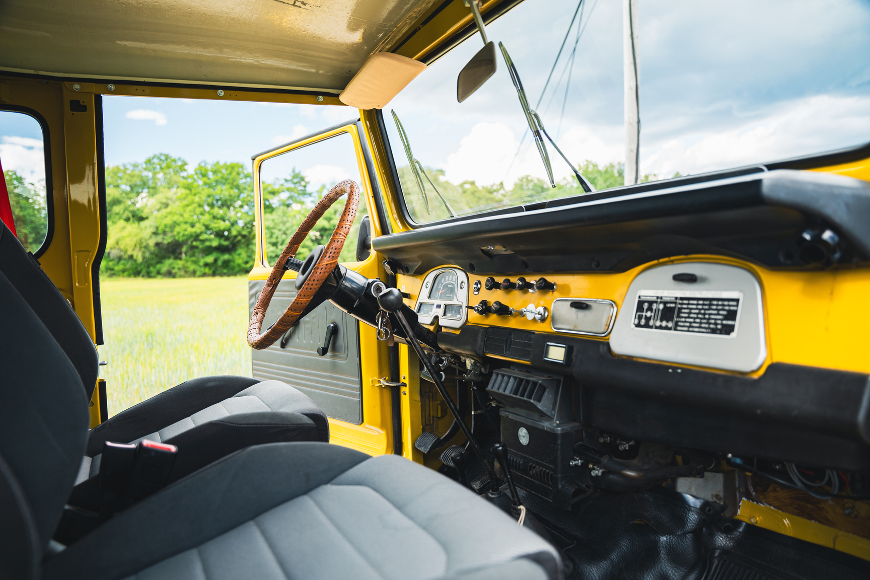 Interior image of 1976 Toyota Land Cruiser BJ40