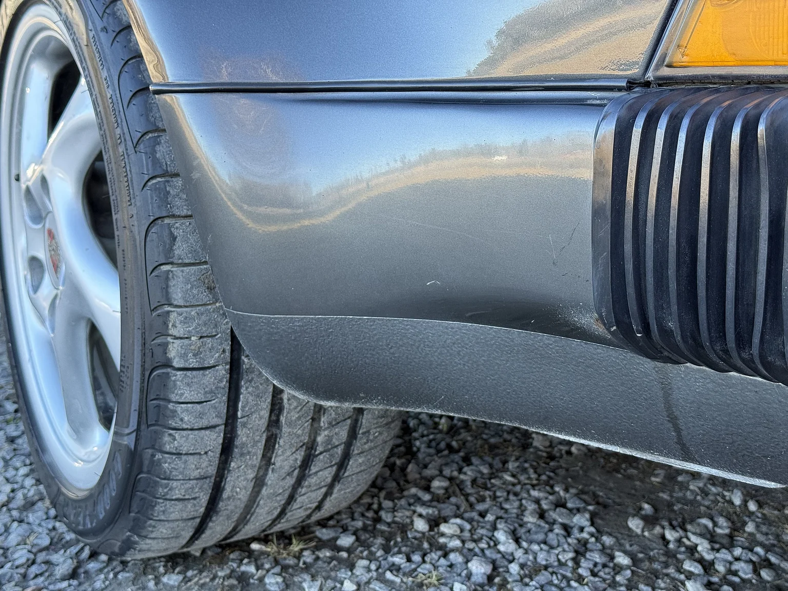 Aussenfoto 1989 Porsche 911 / 930 3.3 Turbo 5-speed (64)