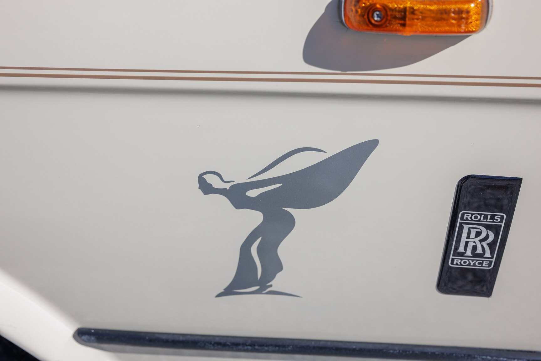 Exterior image of 1991 Rolls Royce Silver Spur LWB