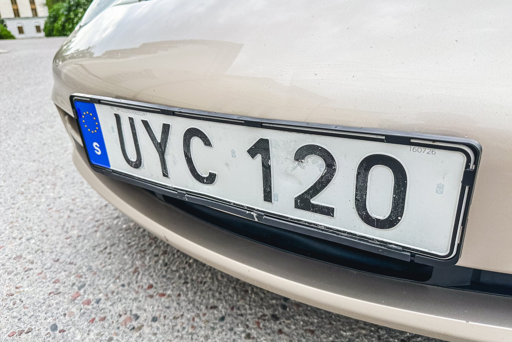 Exterior image of 2004 Porsche 911 Carrera 4