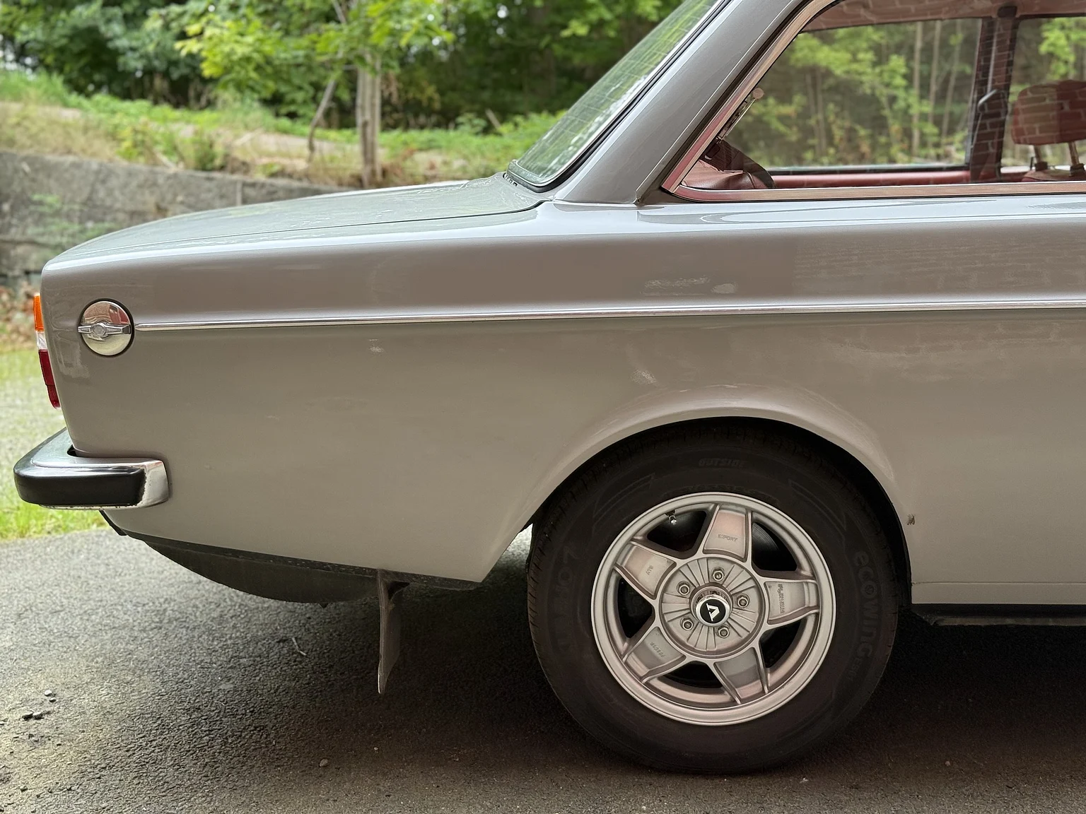 Exteriörbild på 1970 Volvo 142 2.0 Automatic (16)