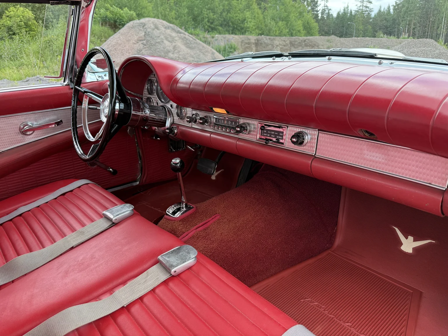 Interiörbild 1957 Ford Thunderbird (28)