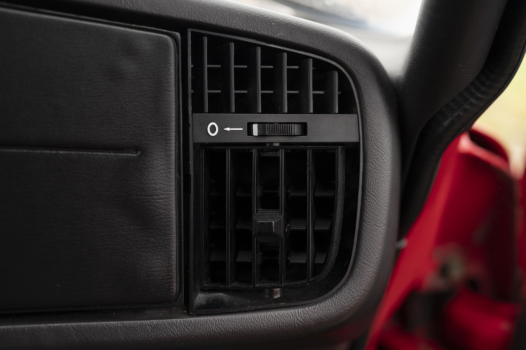 Interiörbild 1992 SAAB 900 S – NO RESERVE