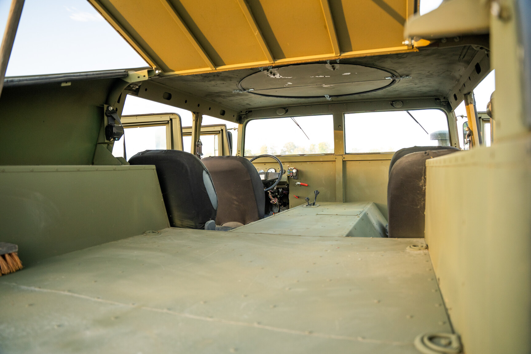 Innenraumfoto von 1987 Chevrolet/Humvee H1 Slantback