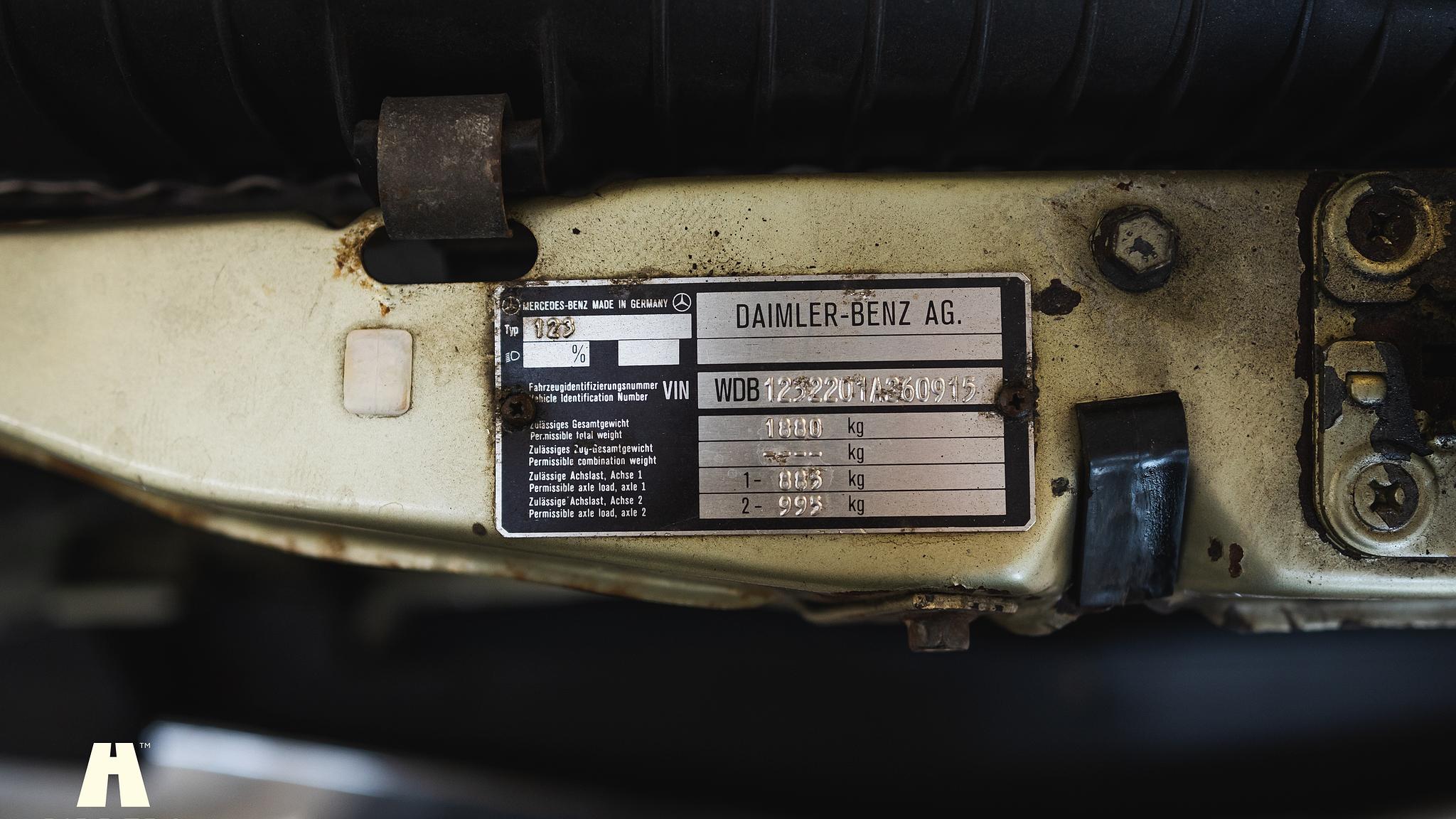 Image of 1985 Mercedes-Benz 200 Series 3  (15) mechanics