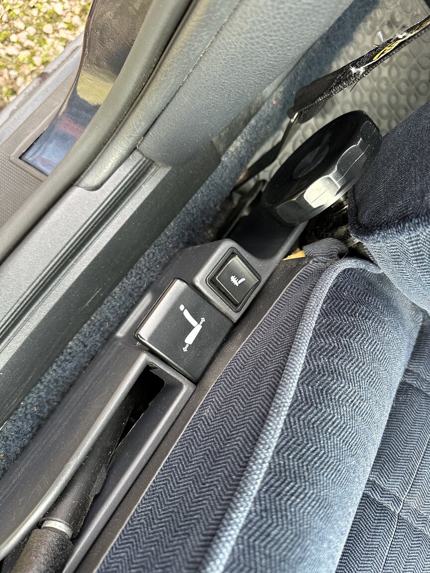 Interior image of 1994 Alfa Romeo 164
