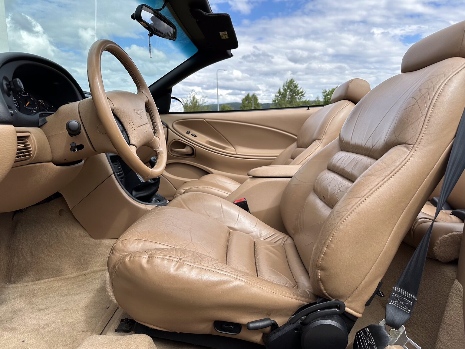 Interior image of 1998 Ford Mustang GT Convertible