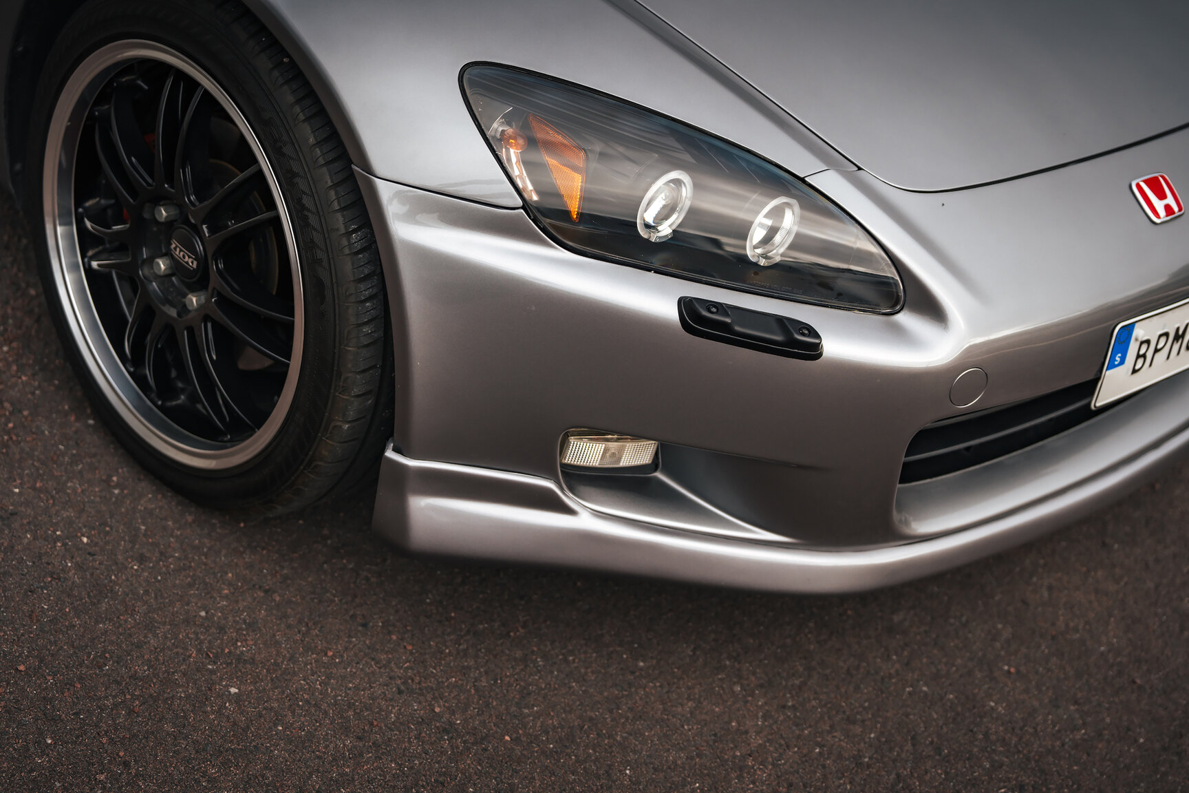 Exterior image of 2000 Honda S2000 AP1