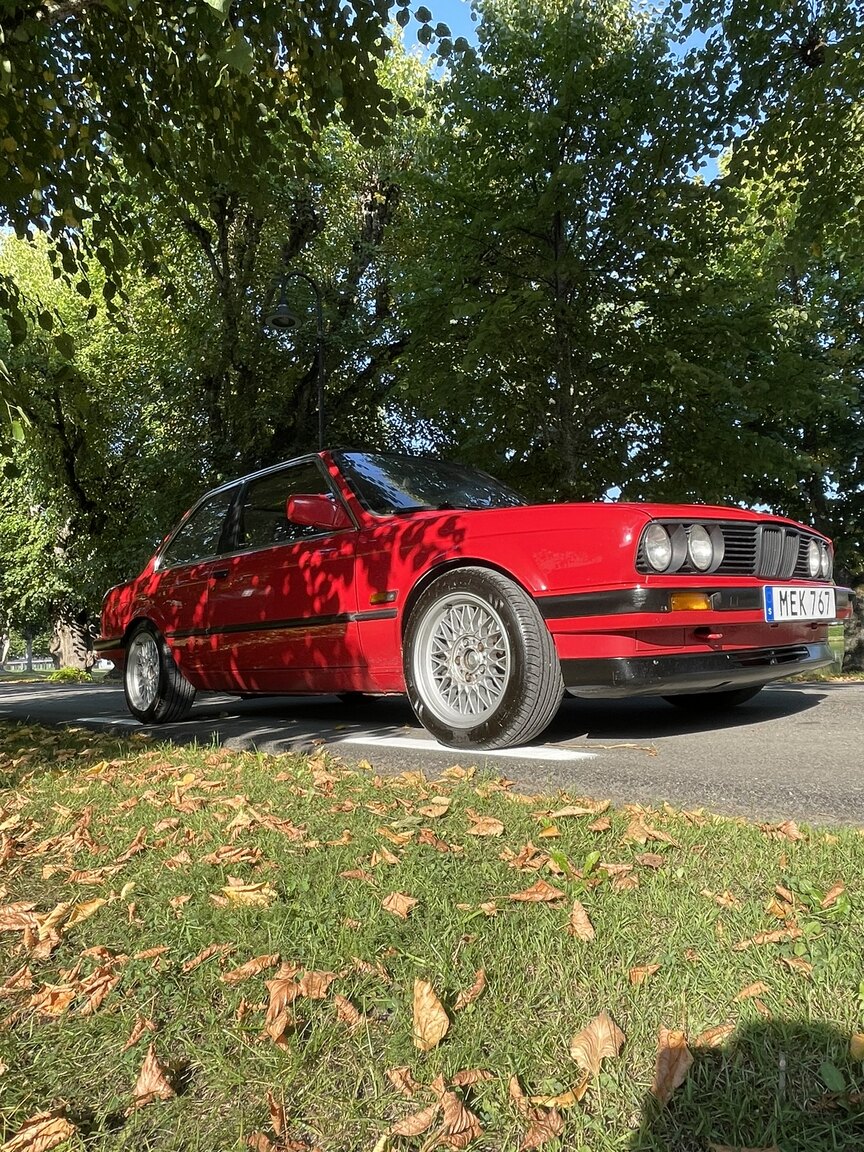 Aussenfoto 1987 BMW 320i