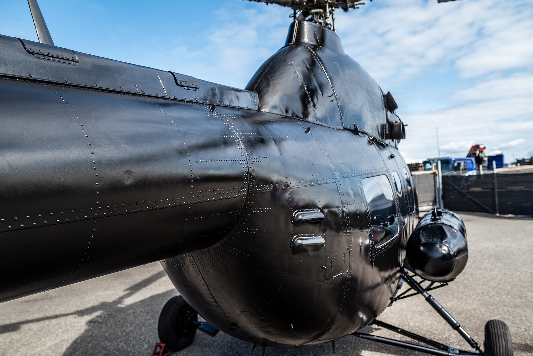 Aussenfoto 1974 MIL Mi-2