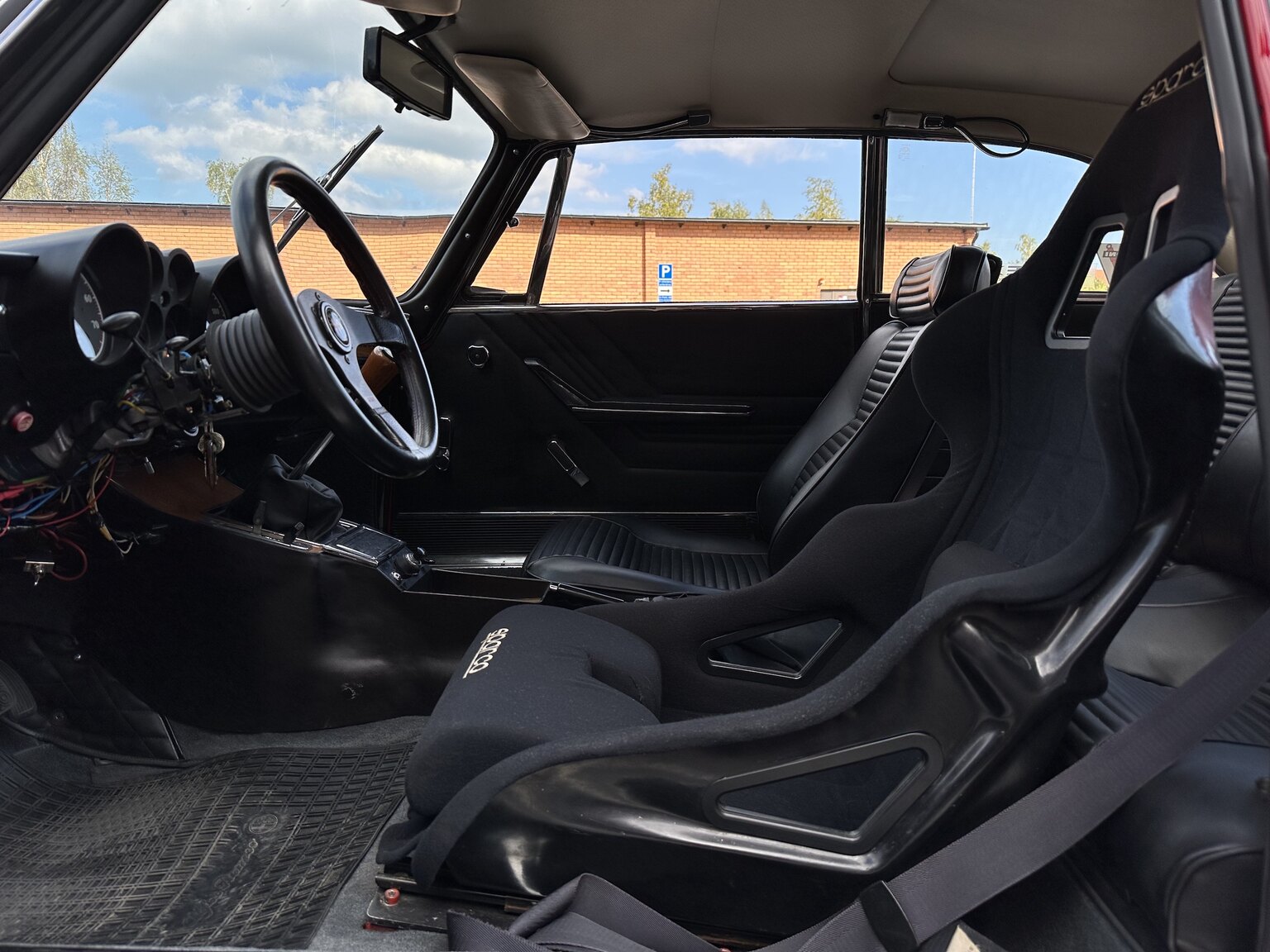 Interiörbild 1972 Alfa Romeo 2000 GTV Bertone Coupé