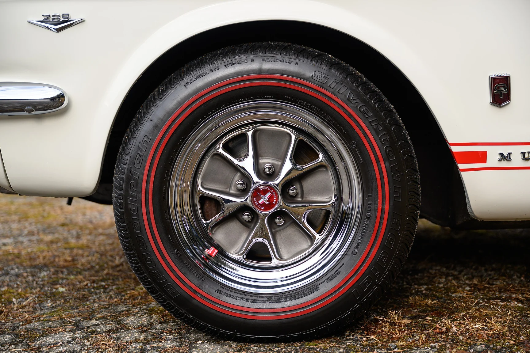 Exteriörbild på 1965 Ford Mustang GT Convertible (56)