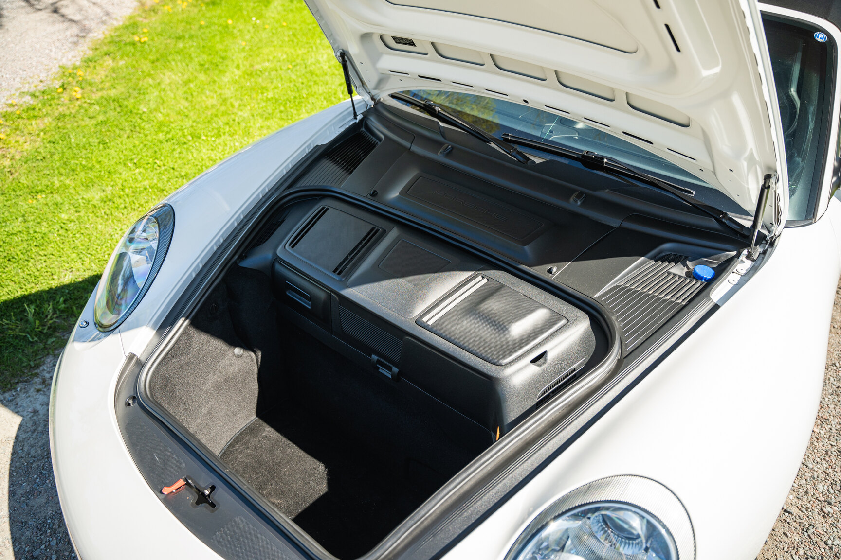 Interior image of 2008 Porsche 911 Turbo Cabriolet (77)