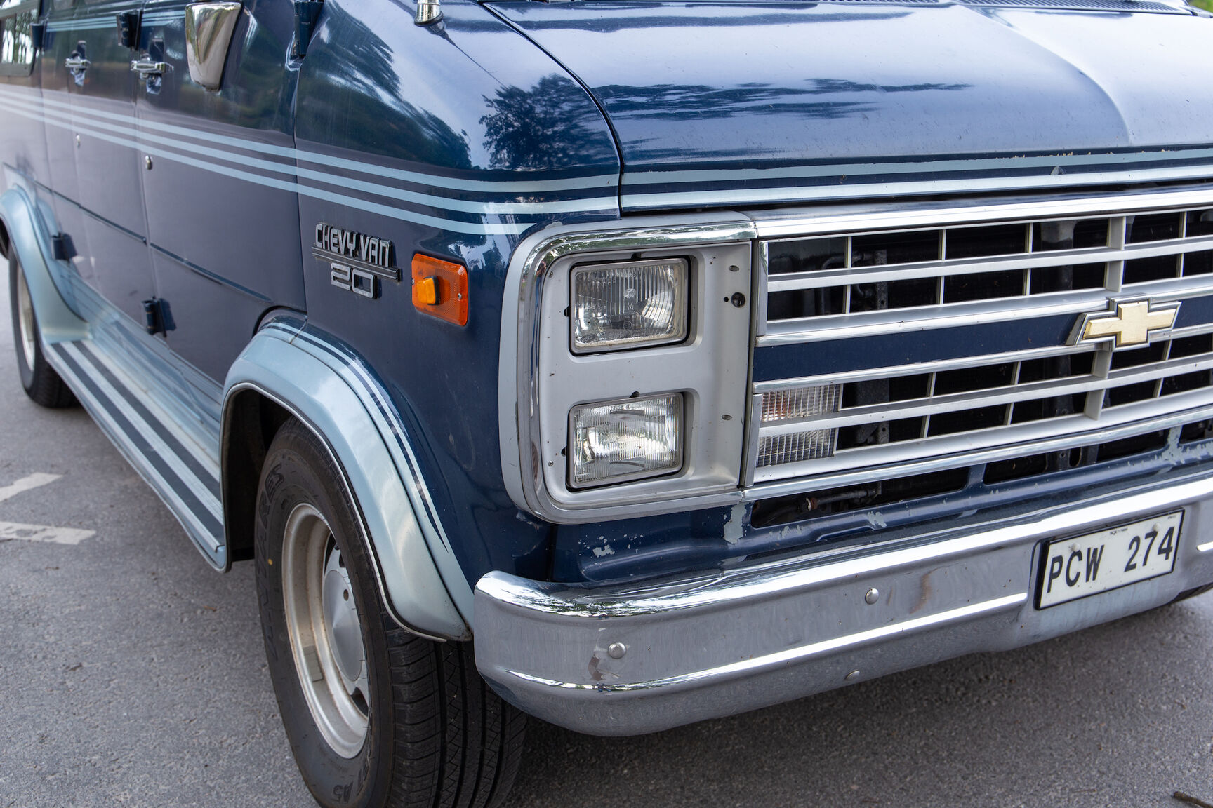 Exterior image of 1989 Chevrolet G20 Conversion Van