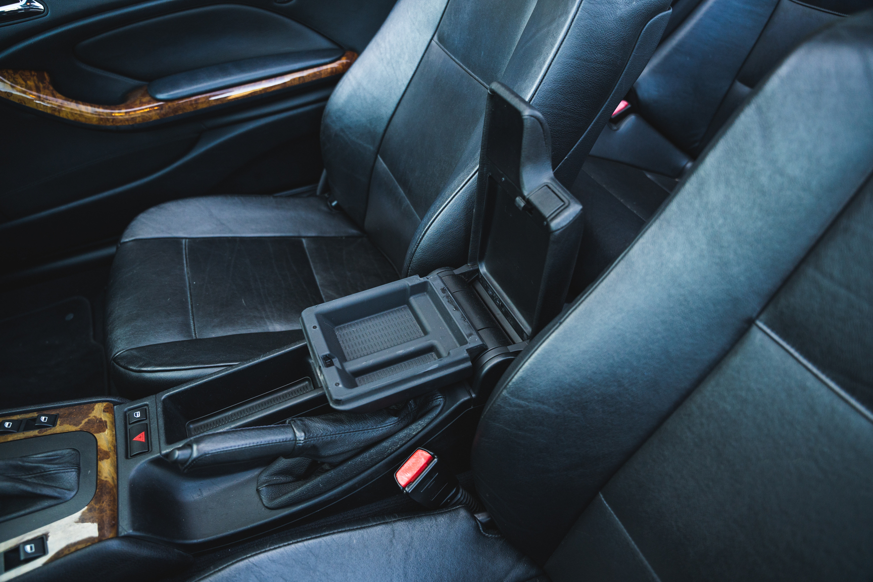 Interior image of 2001 BMW E46 325 Cabriolet (27)