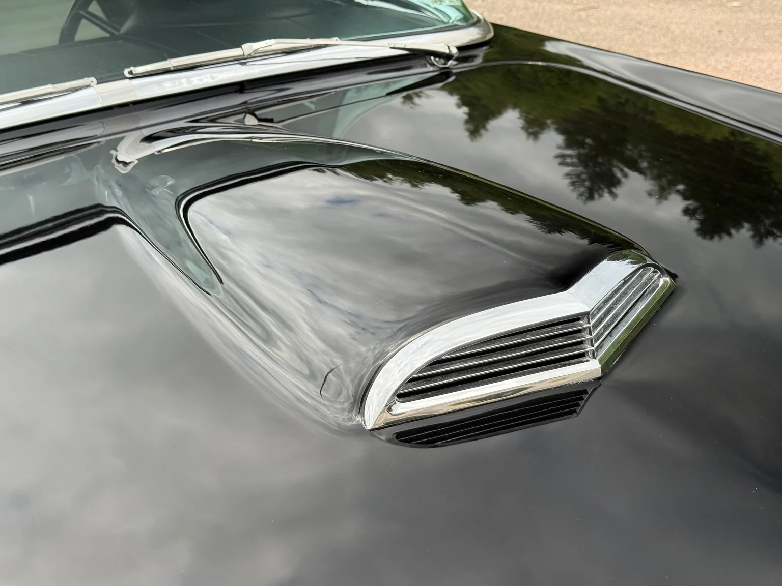 Exterior image of 1957 Ford Thunderbird (28)