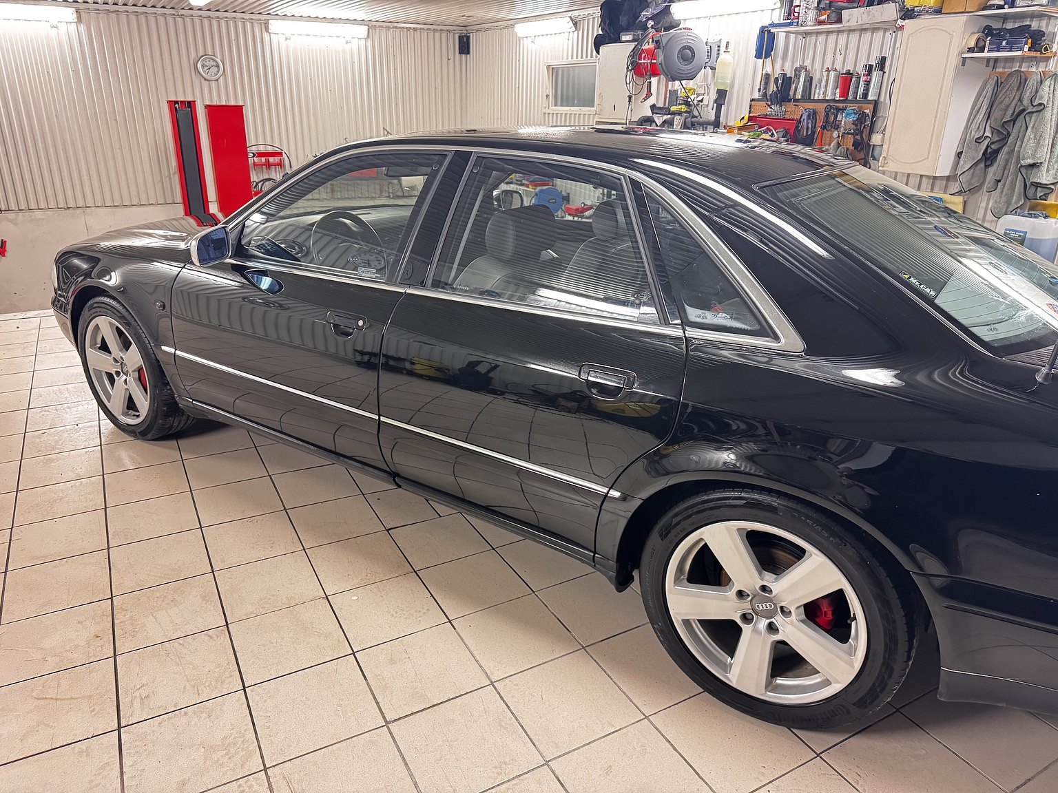 Exteriörbild på 1999 Audi S8 4.2 Quattro
